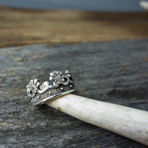 Silver-Based Cubic Zirconia Ring Crown sliver