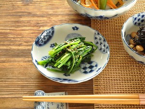 藍丸紋菊形3.5皿【薬味皿 日本製 美濃焼 和食器 菊型】