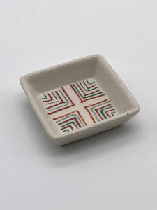 取皿 小皿 プレート 和陶器 和モダン /赤絵角豆皿