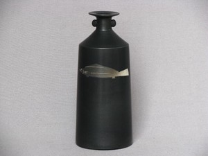花器 花瓶 置物 インテリア 和陶器 和モダン /黒磁魚紋耳付花瓶
