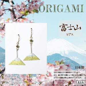 Pierced Earrings Gold Post Gold Mount Fuji