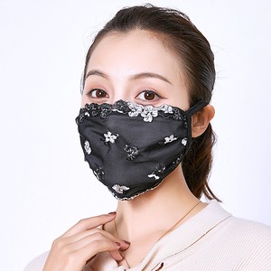 秋冬の女性レースマスク3層厚い刺繍した綿入り通気性強化保温マスク