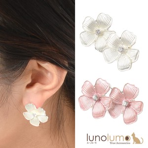 Pierced Earringss Flower sliver White Pastel Ladies'