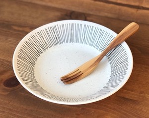 ワイア　反型7.0深皿　白　21cm【日本製　パスタ皿　カレー皿　和食器　陶器　織部】ヤマ吾陶器