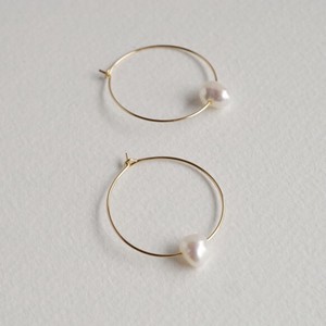 〔14kgf〕淡水パールフープピアス (pearl pierced earrings)