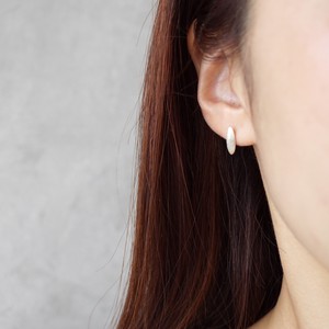 Stick Oval Hall Pierced Earring Earring