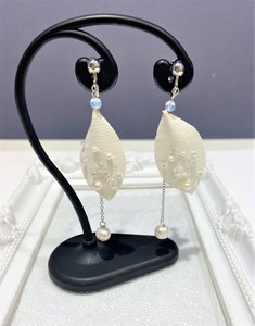 Flower Motif Earring Fresh Water Pearl Crystal Glass Natural stone