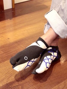 Whale Tabi Socks 25 2 8 cm