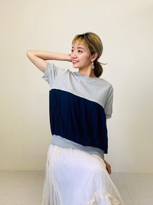 Pleats Color Scheme Switching Pullover