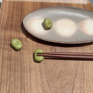 Broad Beans Chopstick Rest