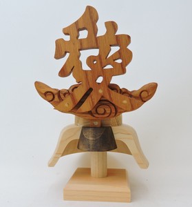 Kanetsugu Naoe Mini Kabuto Ornament decorative samurai helmet Cypress