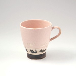 黒ネコのさんぽ マグカップ PK 灰ピンク [美濃焼 陶器 食器 日本製]