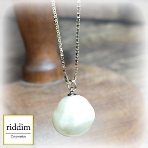 Pearls/Moon Stone Necklace/Pendant Necklace M