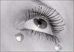 ポストカード モノクロ写真 マン・レイ「女性の涙」