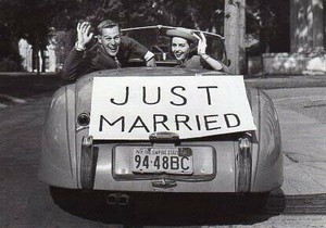 ポストカード モノクロ写真「結婚したカップル」