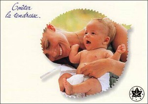 ポストカード カラー写真 お母さんと赤ちゃん 右下ロゴマーク/箔押し加工