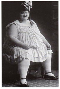 ポストカード モノクロ写真「リトル・ミス・デイジー」「ふくよかな女性」