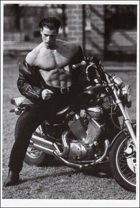 ポストカード モノクロ写真「男性とバイク」