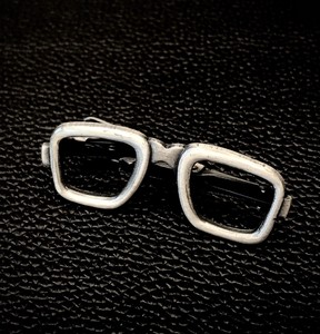 日本製 ネクタイピン タイバー 眼鏡 メガネ