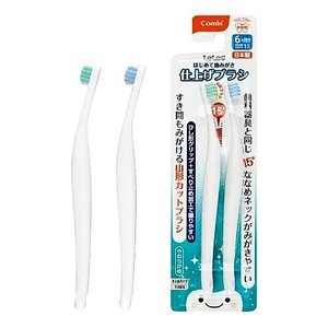 Combi Teteo First Tooth Brushing For Finish Clean