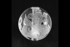 【彫刻ビーズ】水晶 12mm (素彫り) 招財の神獣・貔貅(ひきゅう)右向き