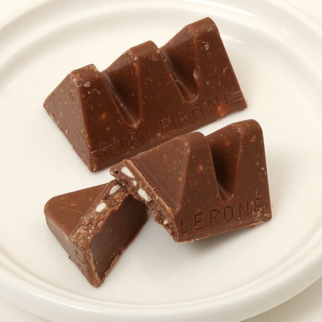 大注目 トブラローネ ミルクチョコレート タイニーミルクバッグ 0g 袋セット三角 アーモンドヌガー スイス き Tandifat Com 大注目 トブラローネ ミルクチョコレート タイニーミルクバッグ 0g 袋セット三角 アーモンドヌガー スイス き Tandifat Com