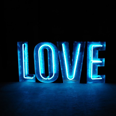 アメリカン雑貨 Sign With Neon Love おしゃれ インテリア インダストリアル の商品ページ 卸 仕入れサイト スーパーデリバリー