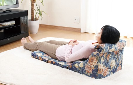 日本製 くつろぎテレビ枕 花柄 の商品ページ 卸 仕入れサイト スーパーデリバリー 日本製 くつろぎテレビ枕 花柄 の商品ページ 卸 仕入れサイト スーパーデリバリー