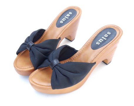 sandal mule heel