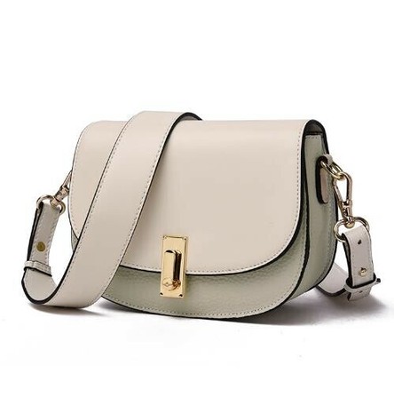 bag with wide shoulder strap