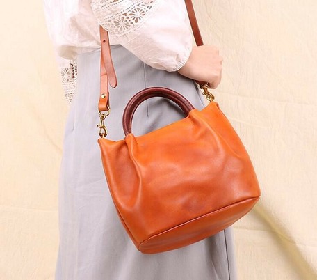 ladies tan handbag