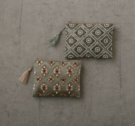 デザインが目を惹く ビーズ刺繍フラットポーチの商品ページ 卸 仕入れサイト スーパーデリバリー