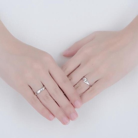 キラキラ カップル 指輪 ファッション リング 人気 ジルコン 結婚指輪の商品ページ 卸 仕入れサイト スーパーデリバリー