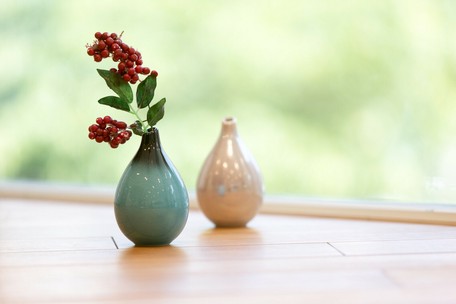 日本製 美濃焼 麗花 一輪挿しの商品ページ 卸 仕入れサイト スーパーデリバリー