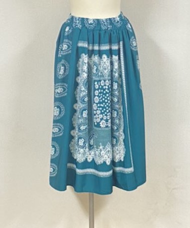 スカーフ柄スカート21年新作の商品ページ 卸 仕入れサイト スーパーデリバリー