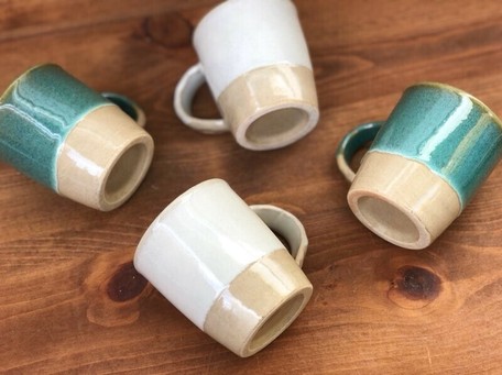 益子焼 ぽってり水玉マグカップ もちもちホワイト 日本製 コーヒーカップ 和食器 陶器 ヤマ吾陶器の商品ページ 卸 仕入れサイト スーパーデリバリー