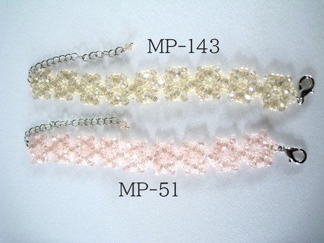 クーポン有 アクセサリー作家の手作り フラワービーズブレスレット 花のビーズアクセサリー Floraの商品ページ 卸 仕入れサイト スーパーデリバリー 全3色キッズ ファッション アクセサリー ジュエリー Gripsfilmsrentals Com