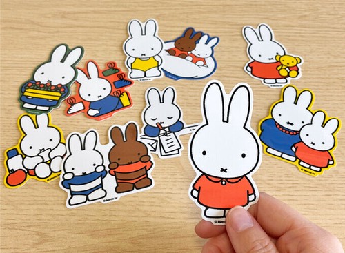 Miffy ミッフィー くまちゃん キャラクターステッカー 絵本 イラスト かわいい こども うさぎ 人気 Mif003の商品ページ 卸 仕入れサイト スーパーデリバリー