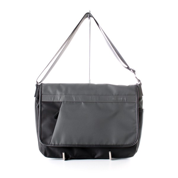 普段使いにも、通勤にも使える多機能かぶせショルダーバッグ / ファッション バッグ・財布