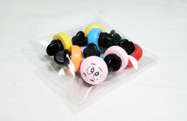 表情豊かなM&M'Sのキャラクターピンバッジ！【PVC立体PINS】の