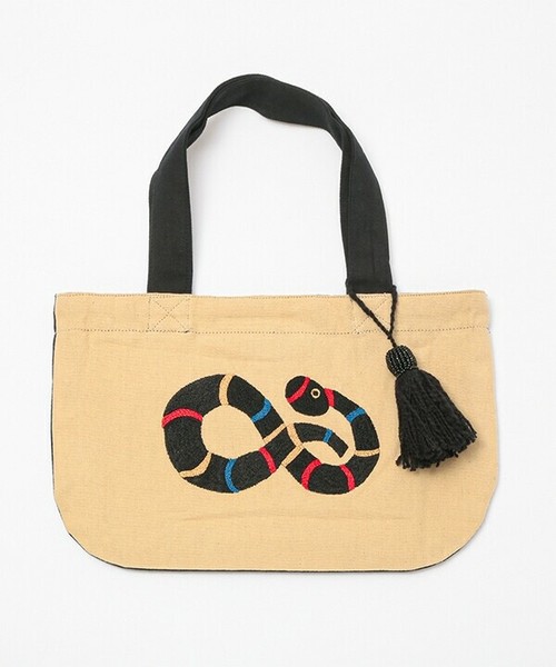 CHIZURI 刺繍フラットミニバッグ H25S230(4カラー)の商品ページ