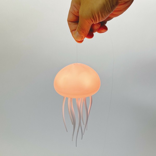 七色に輝く、リビングの海底世界【FLOATING JELLY FISH