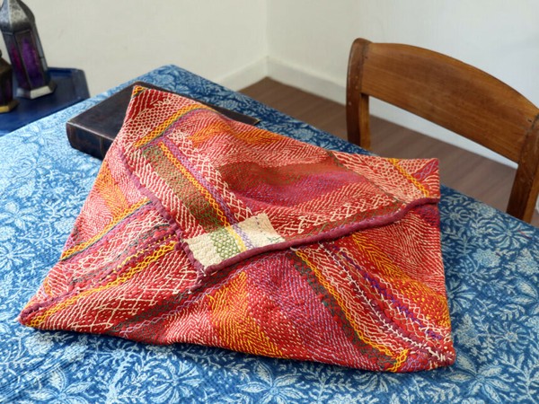 インド部族布小物Ｌ 1m単位切り売り〕インドの伝統息づく 昔ながらのインディゴ藍染