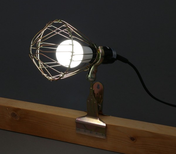 アイリスオーヤマ LEDワークライト LEDクリップライト屋内用強力クリップタイプ60形相当 / 電化製品 生活家電 ライト・照明 電球・蛍光灯